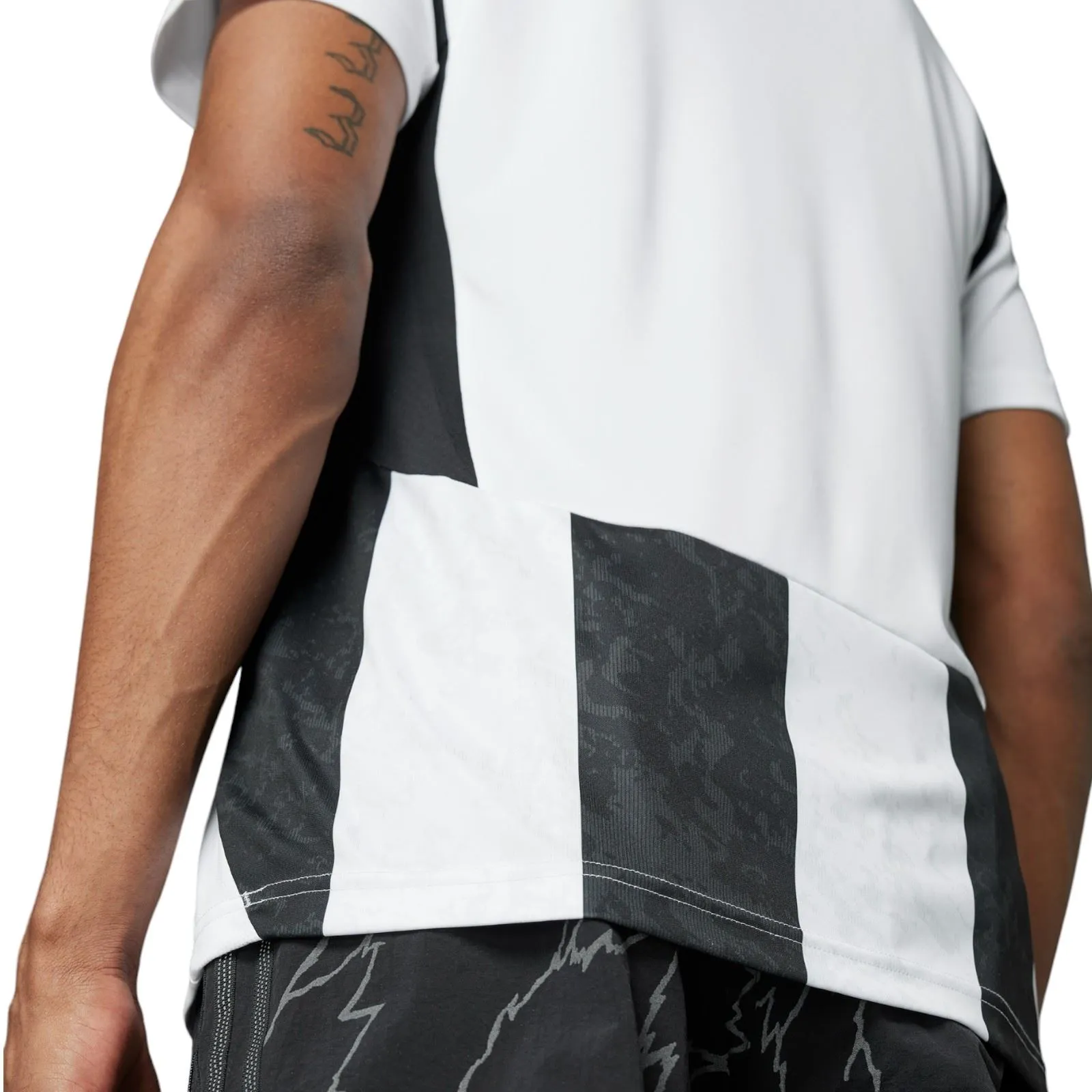 adidas Juventus 2024/25 Short Sleeved Home Jersey